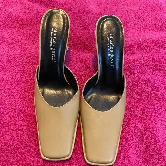 Charles David Tan Women's Mules - Picture 1 of 5